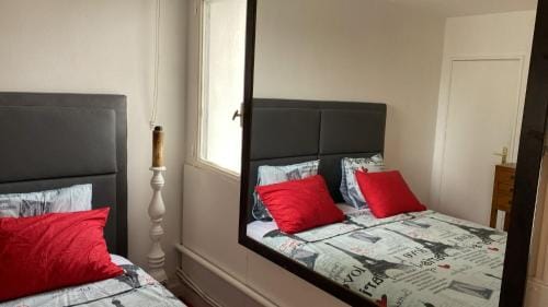 Chambre privative design avec espace salon & cuisine 15 min de Paris Hotel in Île-de-France