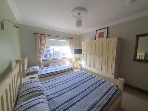 Room 4 - Anglers Rest Carrick Hotel in Leitrim, Co. Leitrim, Ireland