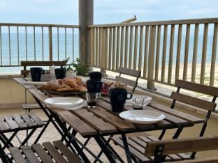 Beachfront, balcony, parking, private access beach Hotel in Torvaianica