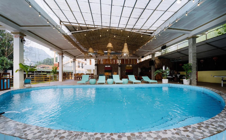 Swimming pool