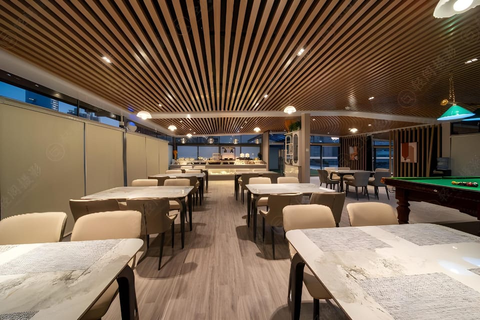 Poltton International Service Apartment Zhuhai Seaside Swimming Pool Lovers Road Hotel in Guangdong