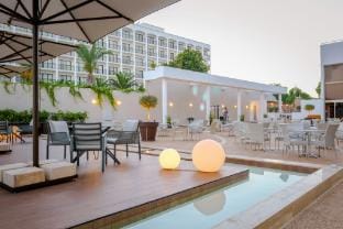 Golden Tulip Golden Bay Beach Hotel Hotel in Larnaca District