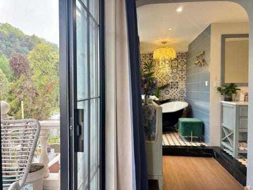 HangZhou West Lake Hillside Stay Hotel in Hangzhou