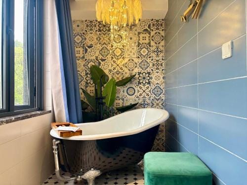 HangZhou West Lake Hillside Stay Hotel in Hangzhou