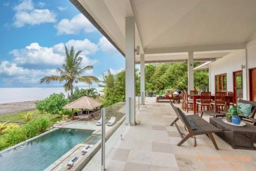 Paradise West-Bali Hotel in Bali