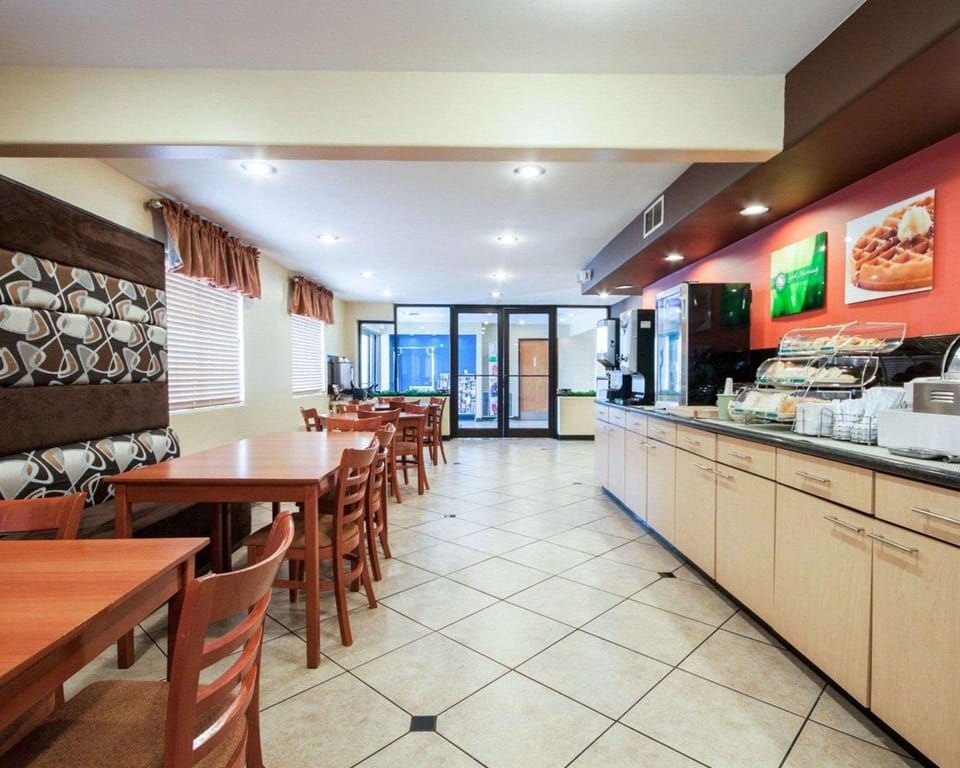 Quality Inn Airport East Hotel in Ciudad Juarez