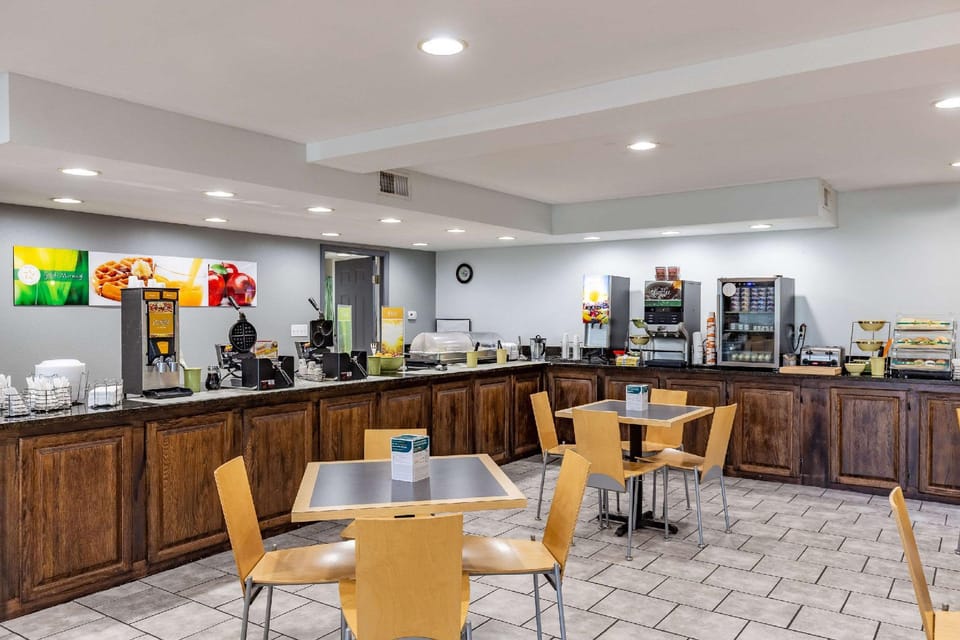 Quality Inn Branson - Hwy 76 Central Hotel in Branson
