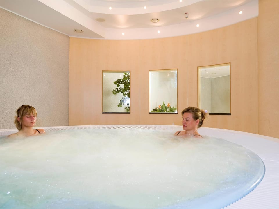 Hot tub