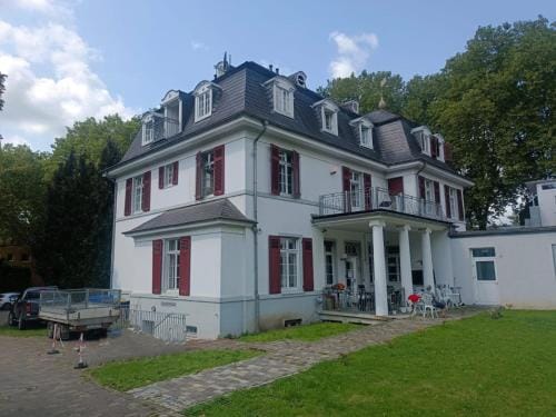 Die Villa Hotel Hotel in Leverkusen
