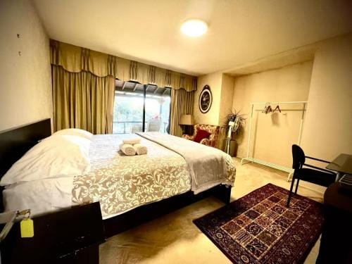 Cozy and spacious room near UBC-2 Hotel in Vancouver