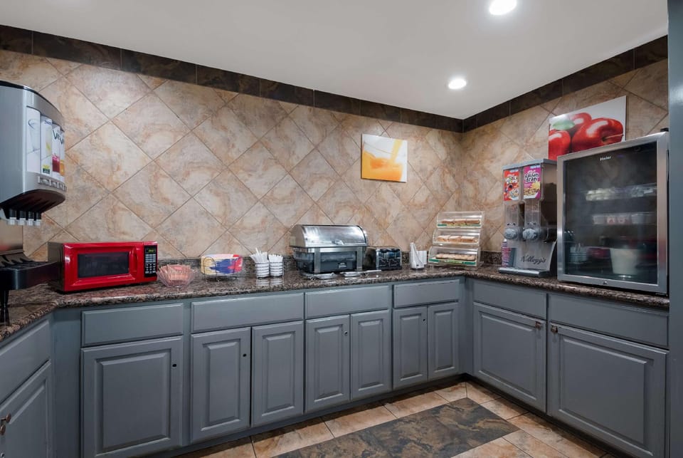 SureStay Plus by Best Western San Antonio North Hotel in San Antonio