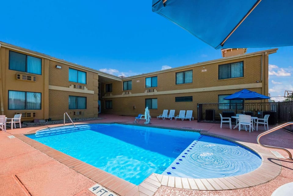 SureStay Plus by Best Western San Antonio North Hotel in San Antonio
