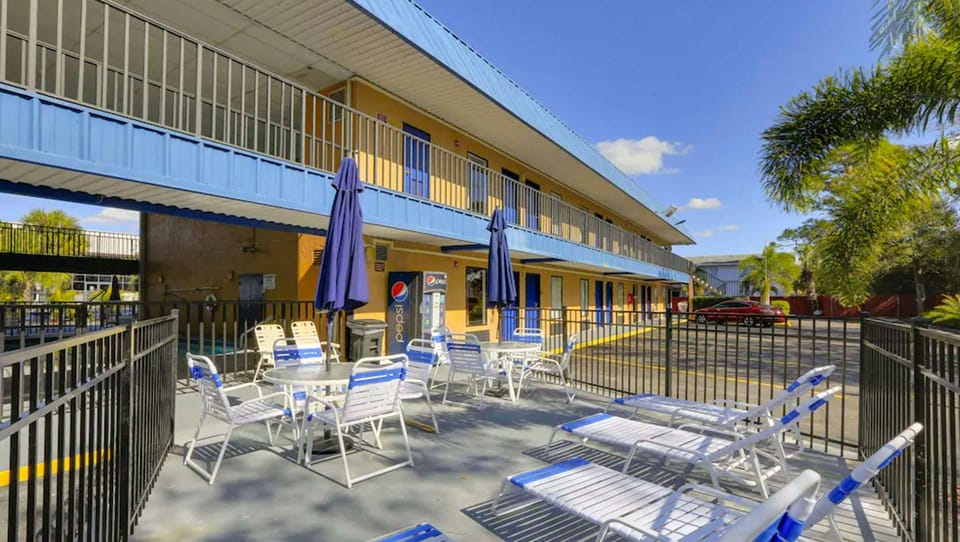 Magnuson Hotel Bradenton Hotel in Bayshore Gardens