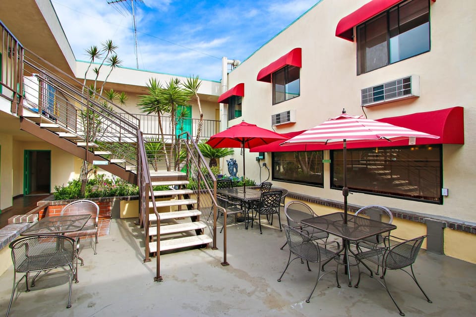 Rotex Western Inn - Adults Only Hotel in San Fernando Valley