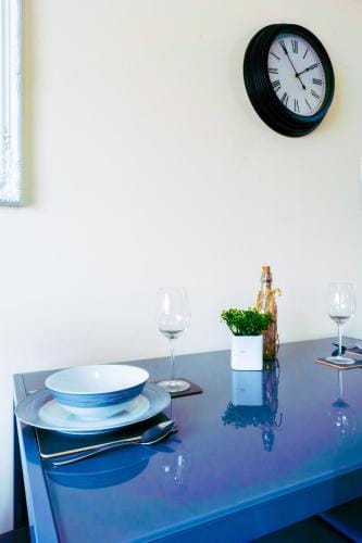Lovely & Bright 2 Bed Apartment Hotel in Inverness
