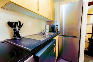 Lovely & Bright 2 Bed Apartment Hotel in Inverness