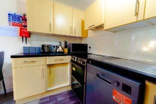Lovely & Bright 2 Bed Apartment Hotel in Inverness