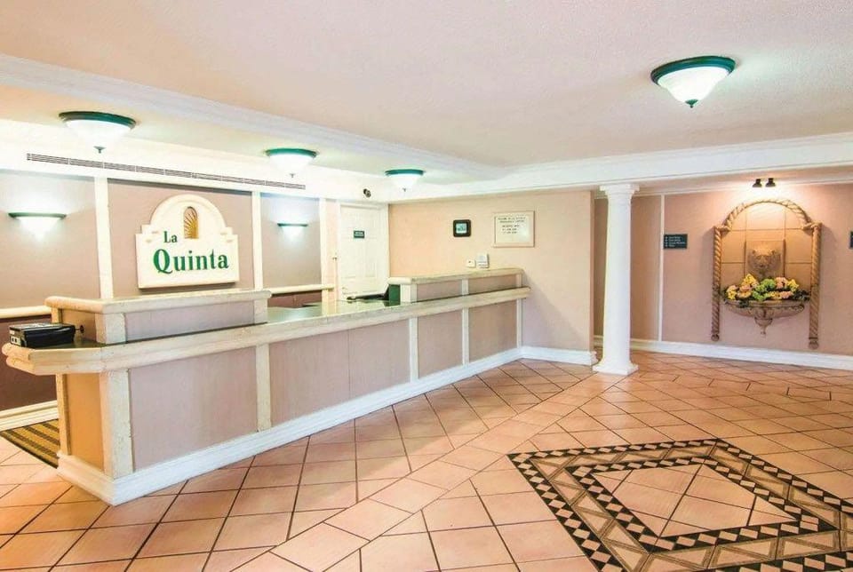 Norwood Suites and Inn Hotel in Indianapolis