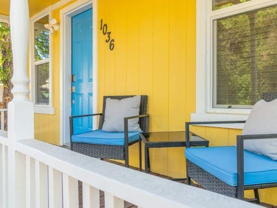 Charming Family 2BR Midtown Reno - Pets Welcome Hotel in Reno