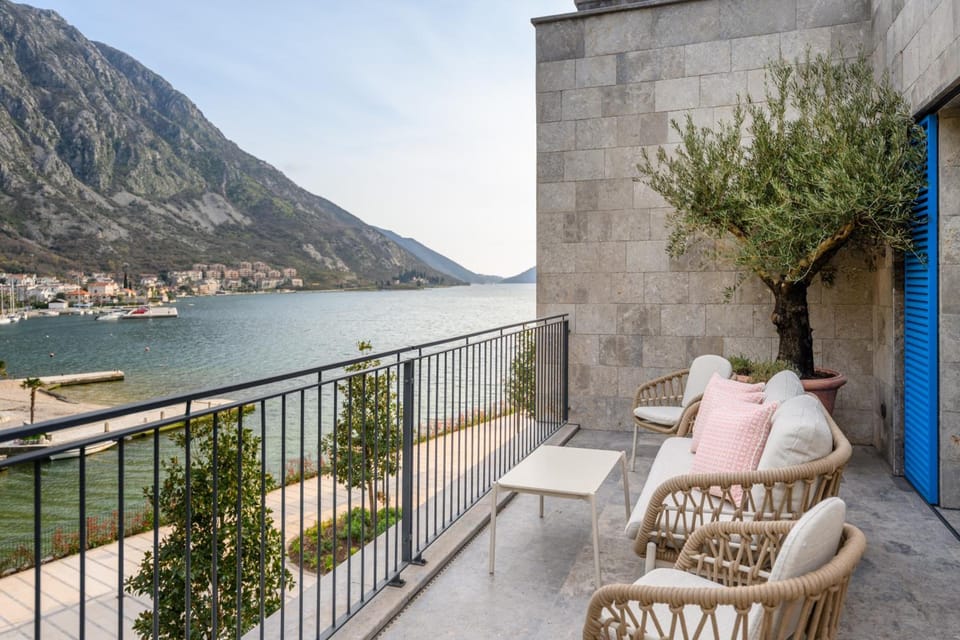 Mövenpick Hotel and Residences Teuta Kotor Bay (October 2025) Hotel in Kotor Municipality