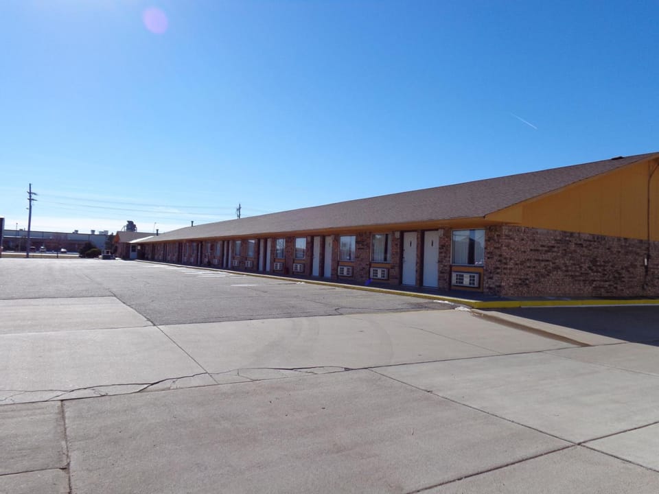 National 9 Inn Motel in Garden City