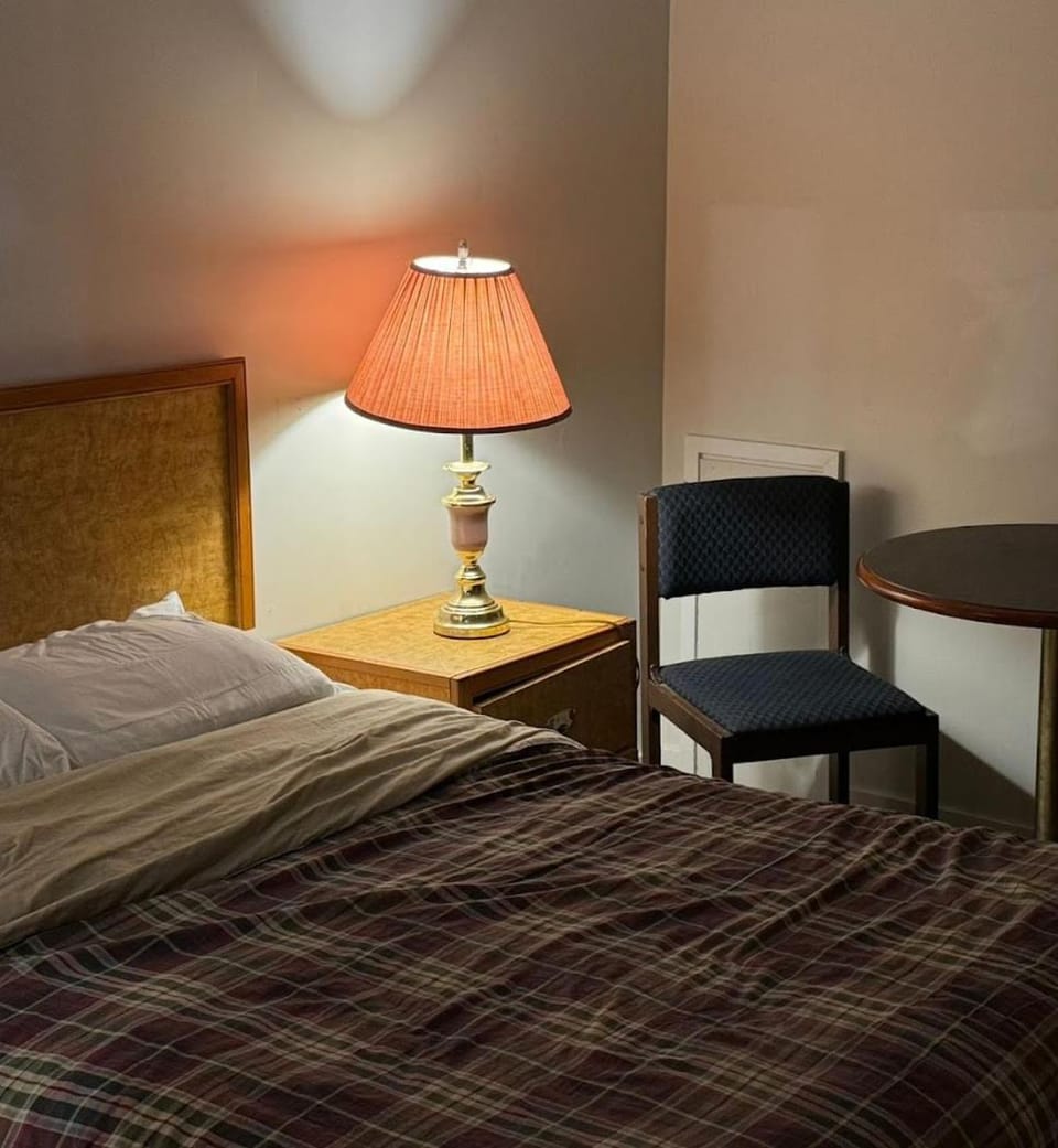 Travellers Choice Motel Motel in Windsor