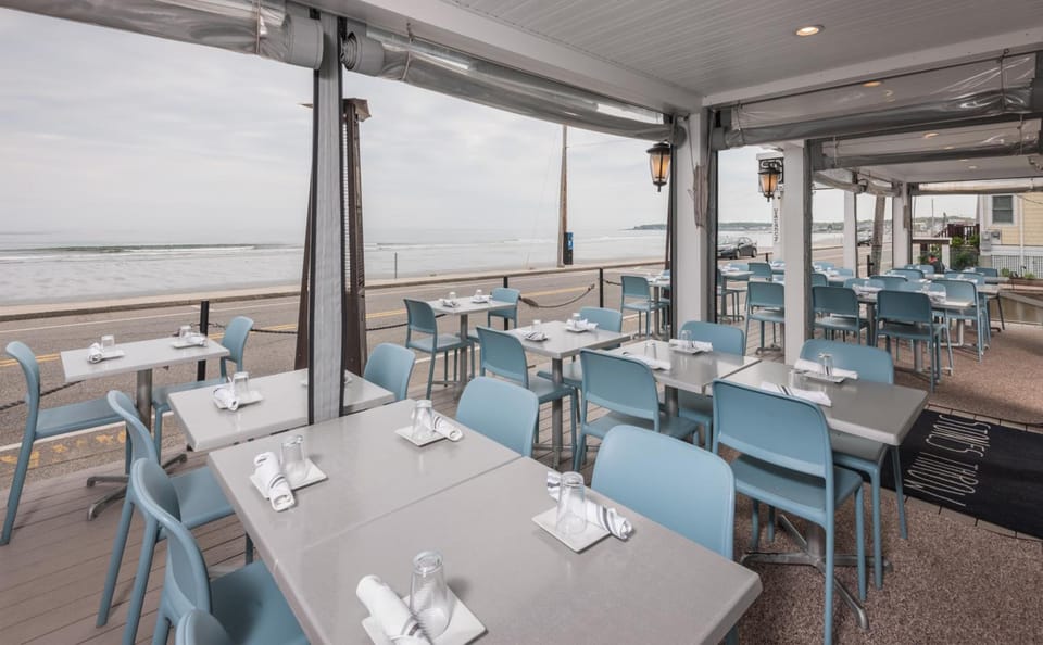 Stones Throw Inn in York Beach