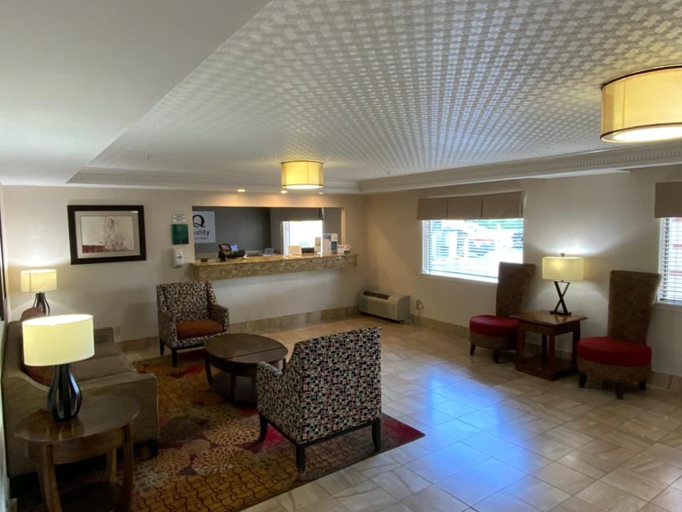 Quality Inn & Suites University/Airport Hotel in Louisville