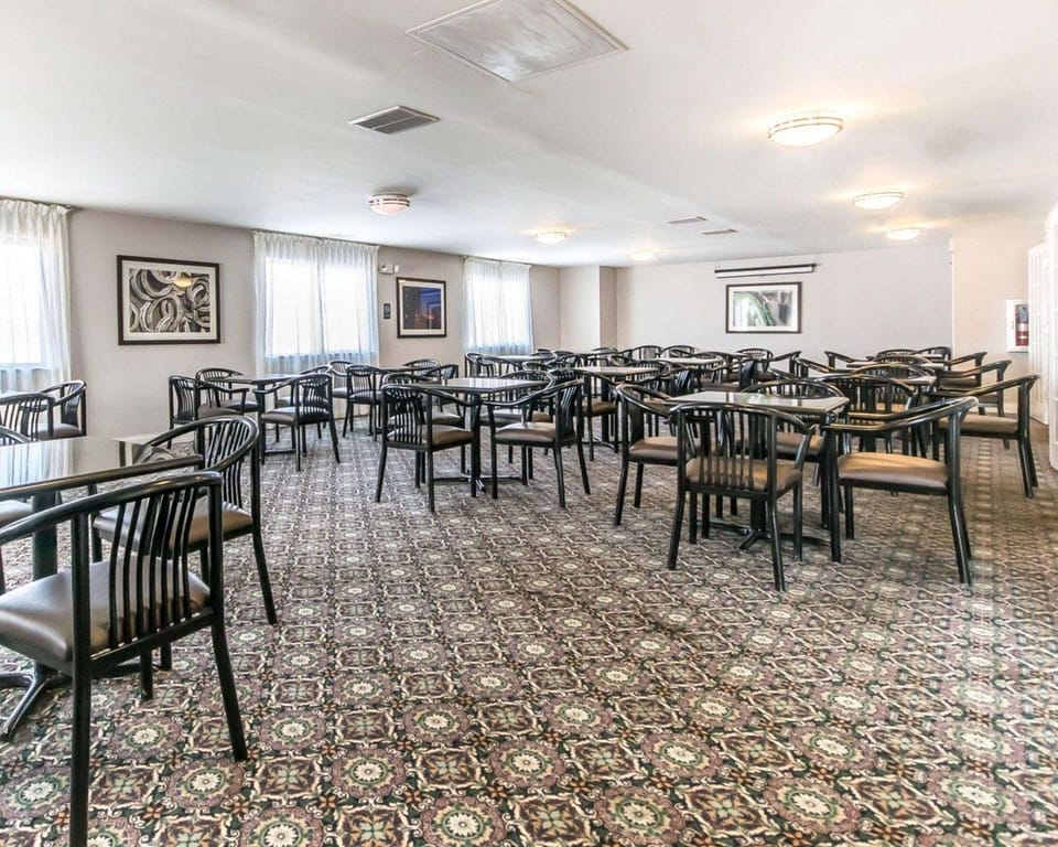 Quality Inn & Suites University/Airport Hotel in Louisville