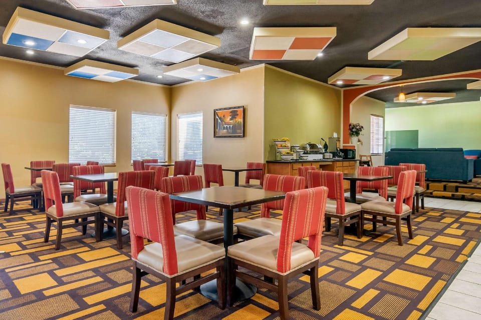 Quality Inn & Suites Lenexa Kansas City Hotel in Lenexa
