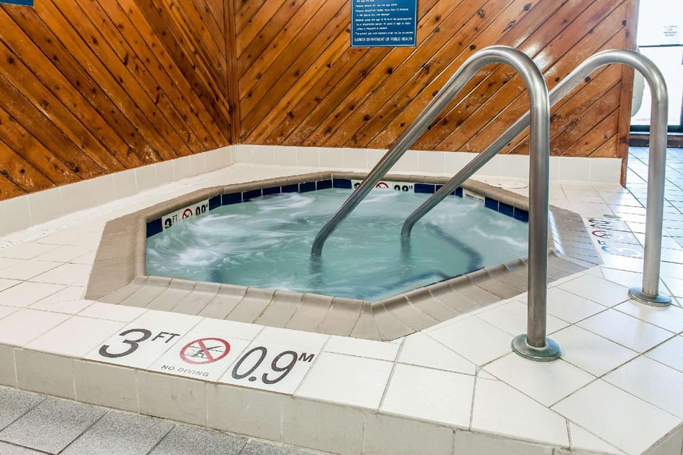 Quality Inn & Suites Danville East Hotel in Danville