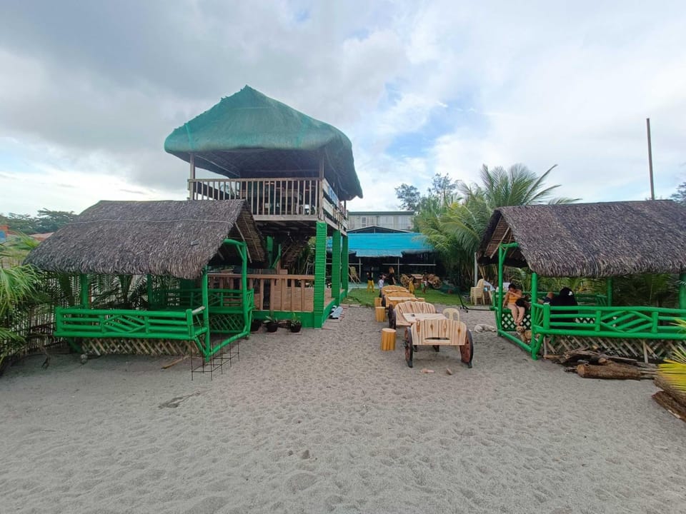 Mope Beach Resort Hotel in Central Luzon