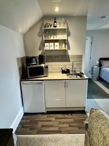 Guest Room by Amanda & David in Devizes Wiltshire Hotel in Devizes