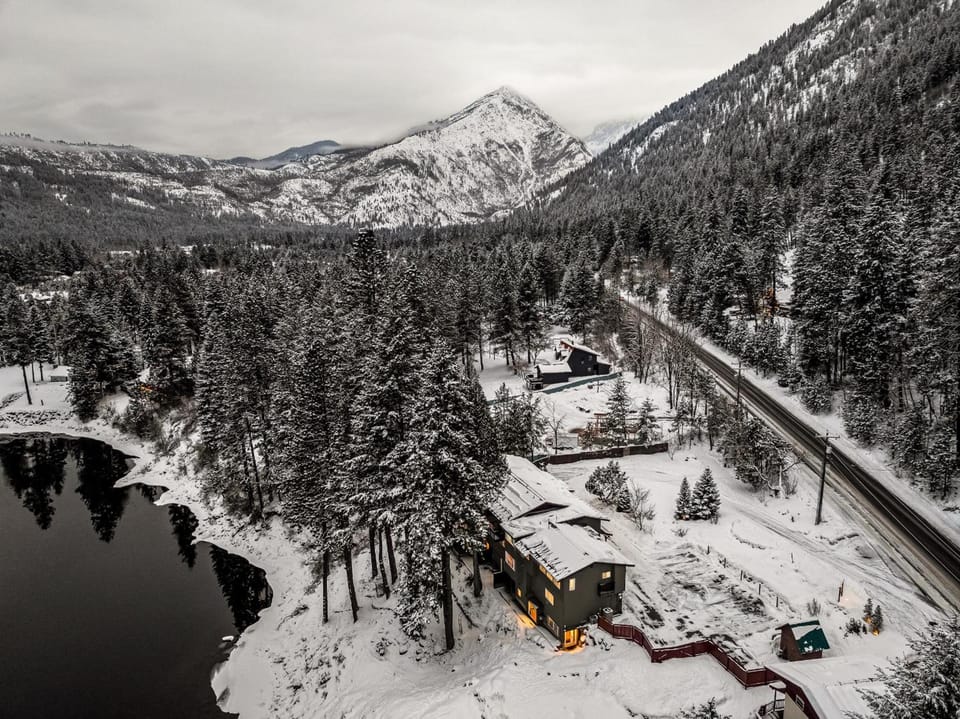 All Seasons River Inn Hotel in Leavenworth