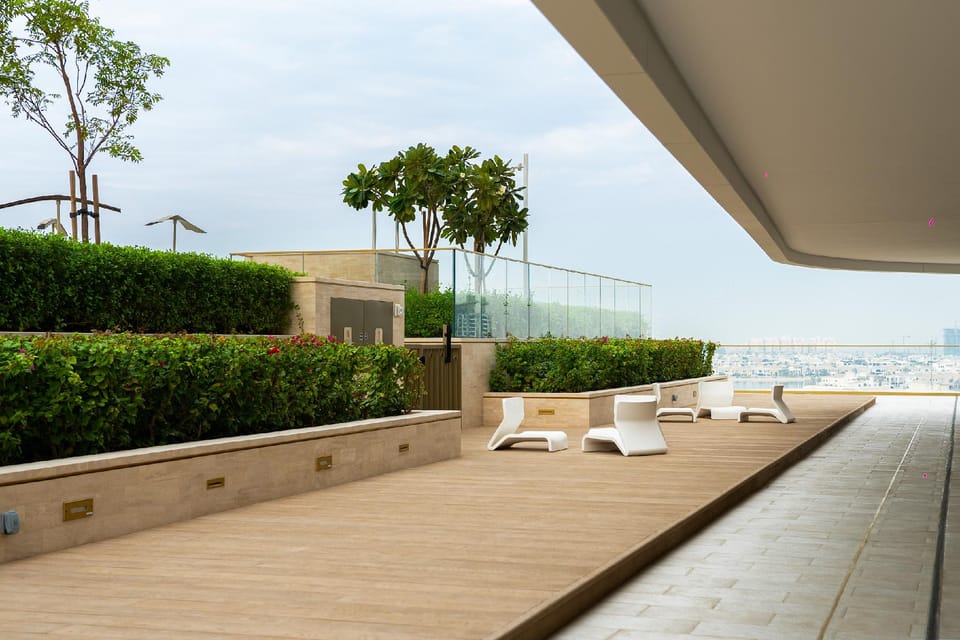 Poolside bar
