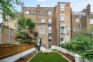 Bed Notting Hill Apartment with Garden Access Hotel in City of Westminster