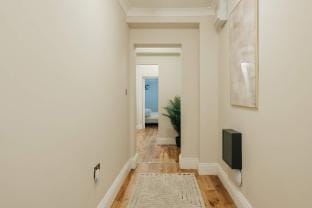 Charming Notting Hill Basement Flat with Garden Hotel in City of Westminster
