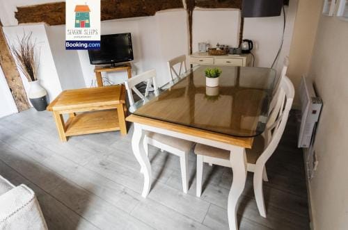 Spacious 5 Family Rooms House By Shropshire Escapes Short Lets & Serviced Accommodation Shrewsbury W Hotel in Shrewsbury