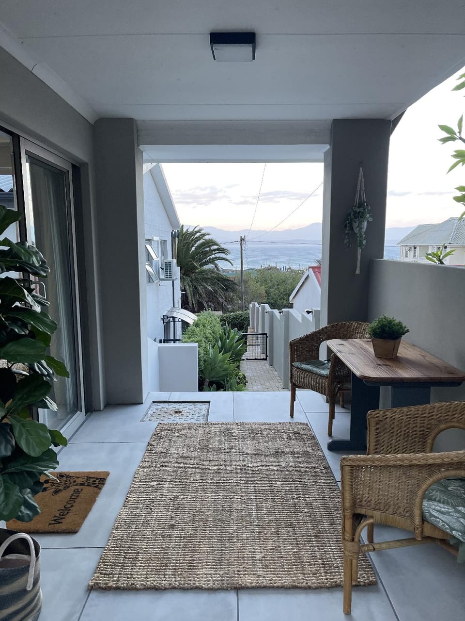Stylish OceanBreeze 50 Central Mossel Bay Apartment hotel in Western Cape