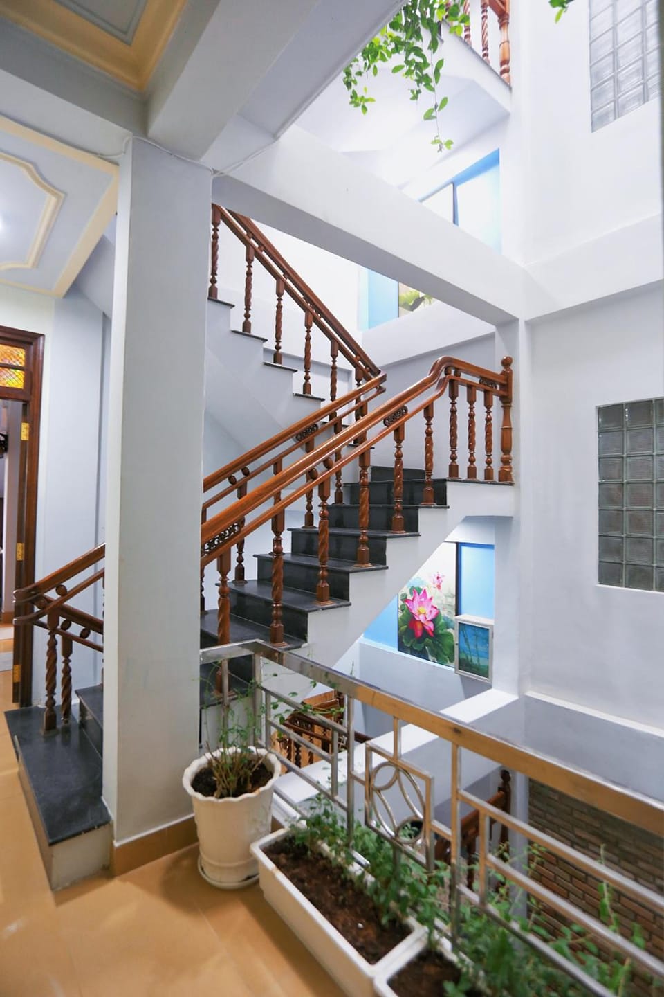 Hue Imperial Hostel Hotel in Laos