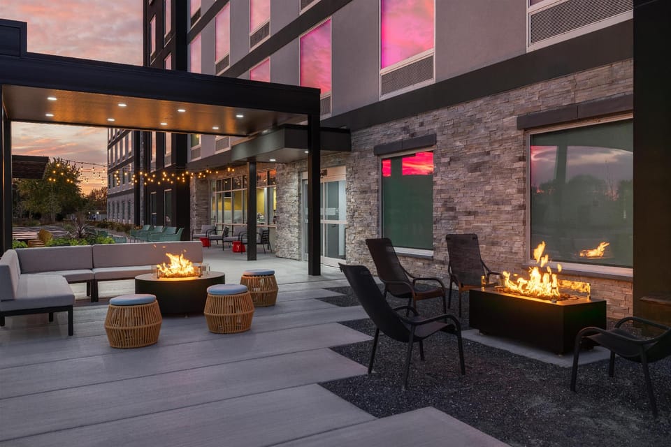 Home2 Suites by Hilton Muncie Hotel in Muncie