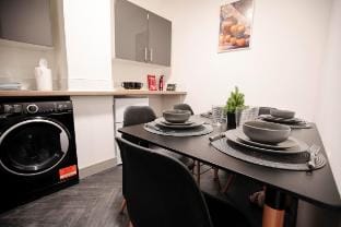 Bartlam Place, Oldham Town Centre, by NMB Property Hotel in Oldham