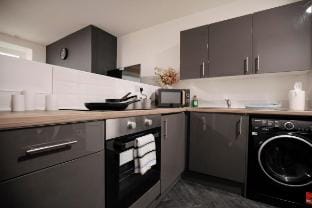 Bartlam Place, Oldham Town Centre, by NMB Property Hotel in Oldham
