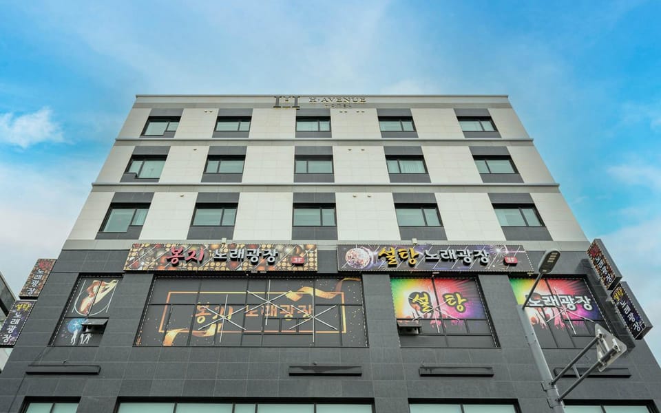 Pyeongtaek H Avenue Pyeongtaek Godeok Branch  Motel in Pyeongtaek-si