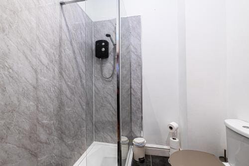 Colwyn Bay Two Bedroom Apartment by Guestz Hotel in Wales