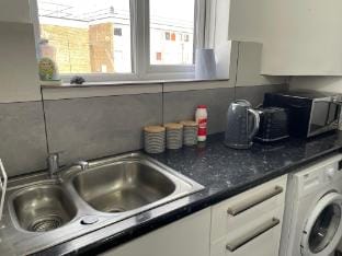 Kingsbury Service Accommodation Hotel in Edgware