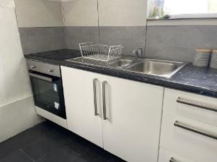 Kingsbury Service Accommodation Hotel in Edgware