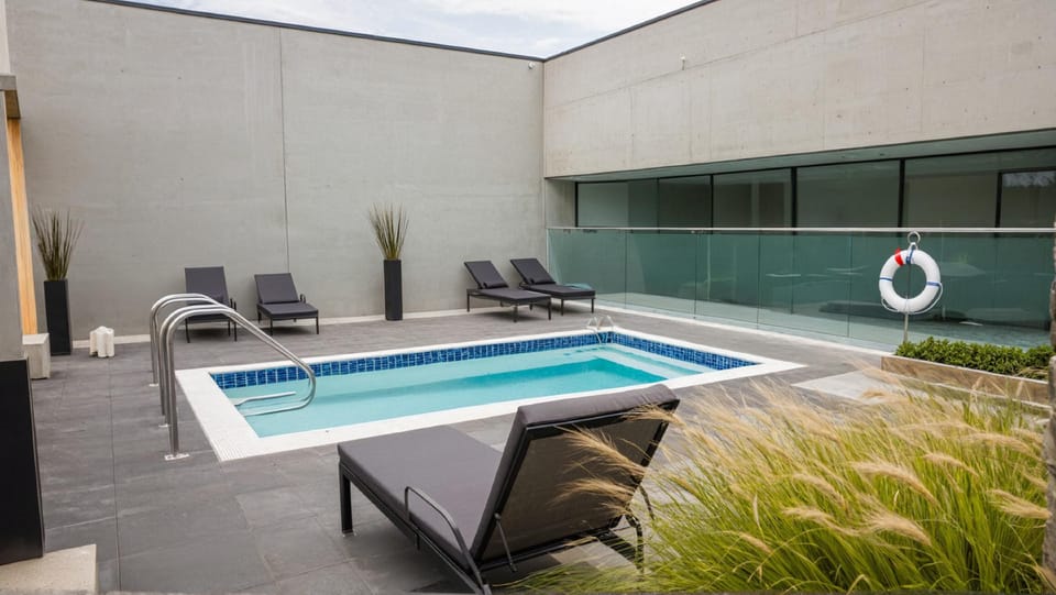 Private pool