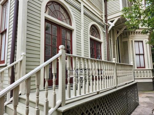 Walker Mansion on St Charles Ave - Unit 3 Hotel in Garden District