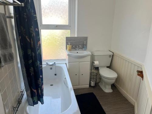 101 - Room 4 - Uplands Hotel in Wales